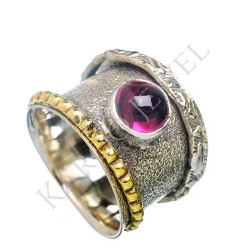 Sterling silver ring - GARNET (size 6 / M)