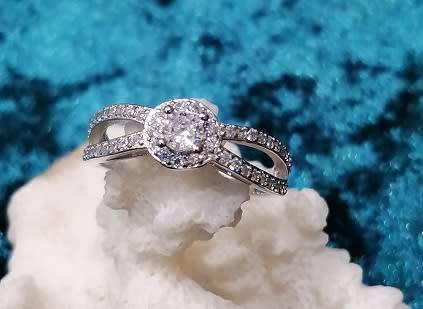 Sterling silver ring - Sparkling CUBIC ZIRCONIA - size 6 / M