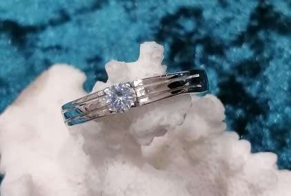 Sterling silver ring - Sparkling CUBIC ZIRCONIA - size 8 / Q