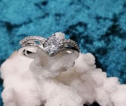 Sterling silver ring - Sparkling CUBIC ZIRCONIA - size 7 / O