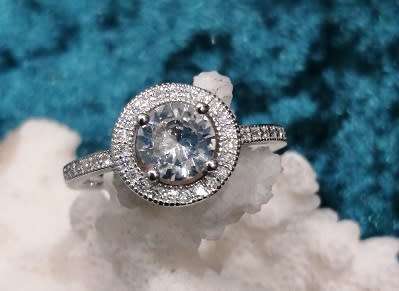 Sterling silver ring - Sparkling CUBIC ZIRCONIA - size 9 / R half