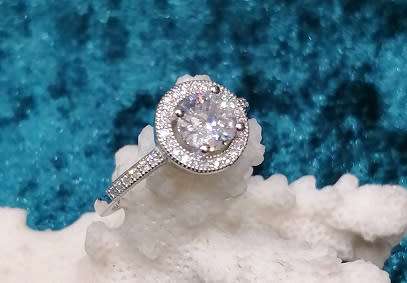 Sterling silver ring - Sparkling CUBIC ZIRCONIA - size 9 / R half
