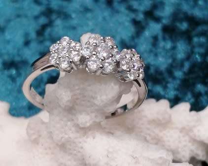 Sterling silver ring - Sparkling CUBIC ZIRCONIA - size 7 / O