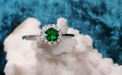 Sterling silver ring - Sparkling CUBIC ZIRCONIA with Created EMERALD - size 6 / M
