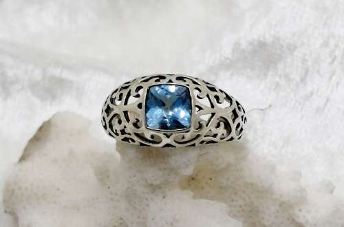 Sterling silver ring - BLUE TOPAZ - size 7 / O