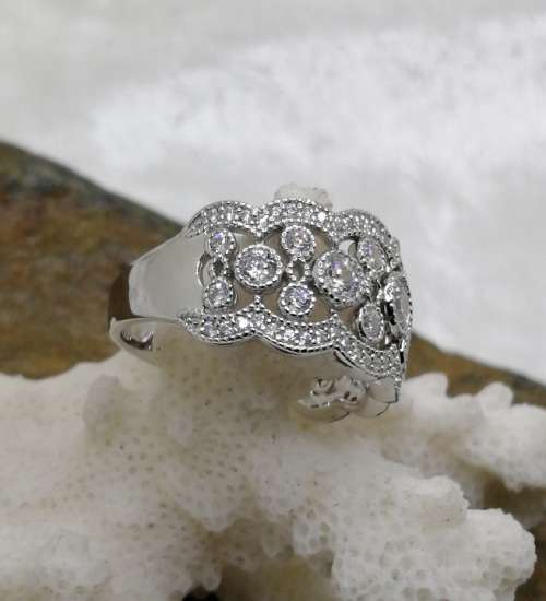 Sterling silver ring - Sparkling CUBIC ZIRCONIA - size 7.5 / P