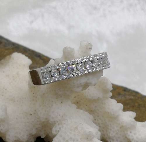 Sterling silver ring - Sparkling CUBIC ZIRCONIA - size 9 / R half