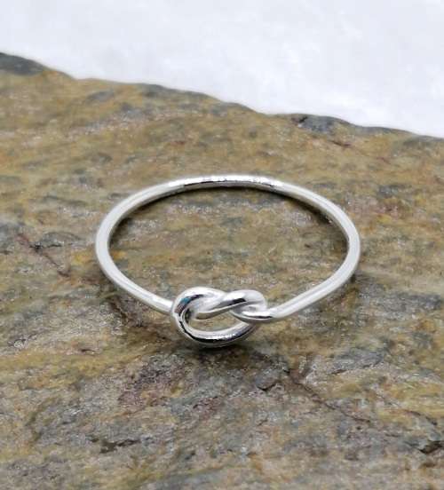 Sterling silver ring - LOVE KNOT - size 9 / R half