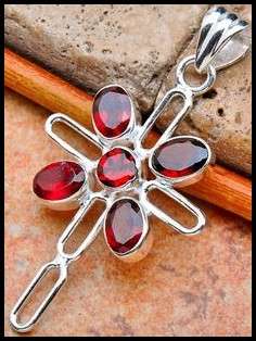 Sterling silver pendant - GARNET - Dreams Collection