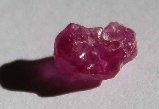 100% Natural 0.60 cts BURMESE RUBY rough freeform (Burma)