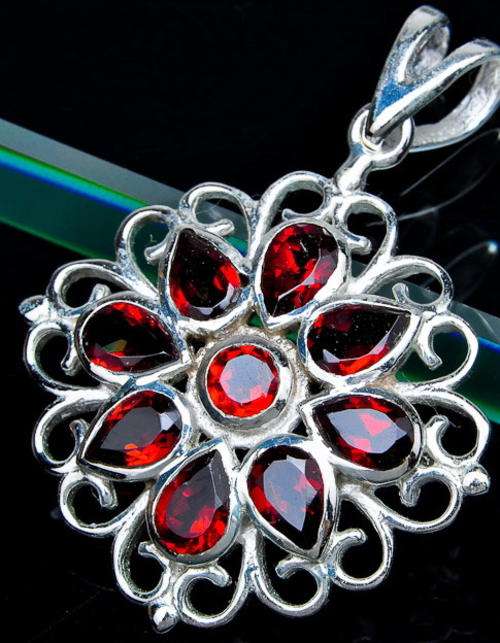 Sterling silver pendant - GARNET - Dreams Collection