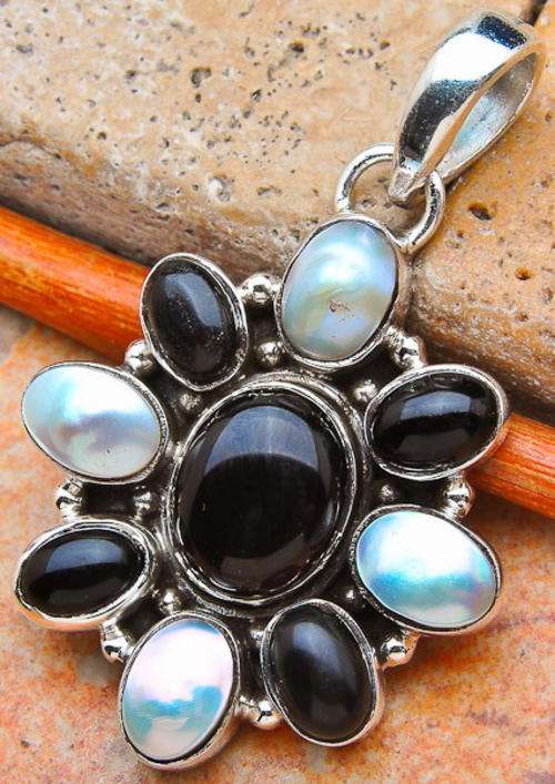 Sterling silver pendant - ONYX & PEARL - Dreams Collection