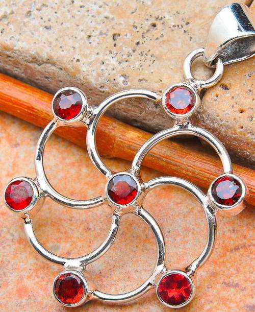 Sterling silver pendant - GARNET - Dreams Collection