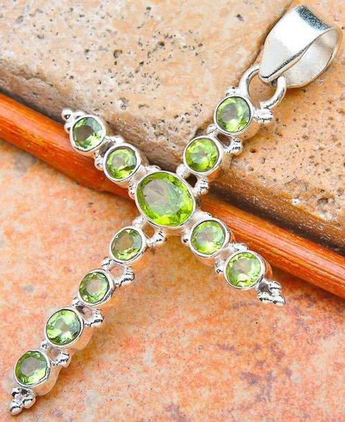 Sterling silver pendant - PERIDOT - Dreams Collection