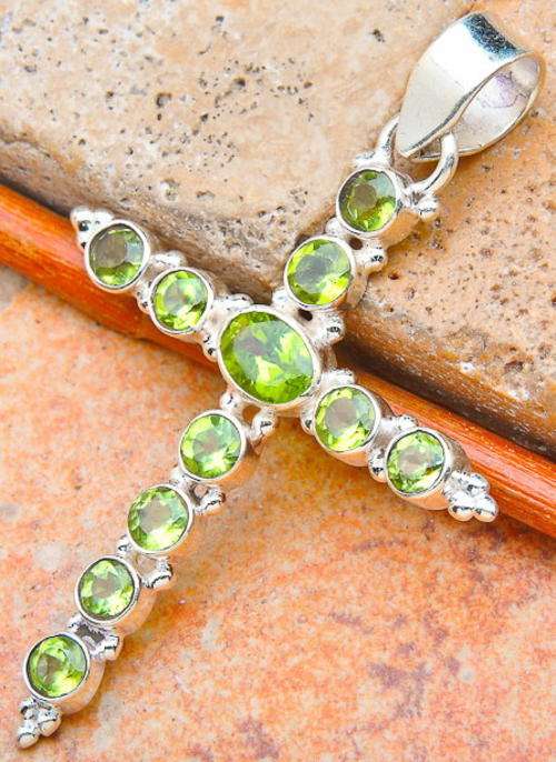 Sterling silver pendant - PERIDOT - Dreams Collection