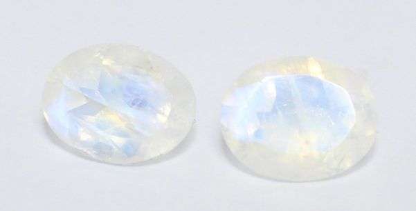 Set of TWO gems - 100% Natural 3.70 cts RAINBOW MOONSTONE oval facets (Sri Lanka)