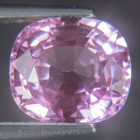 ROYAL COLLECTION! Breathtaking 4.40 cts PINK SAPPHIRE cushion facet (VVS)