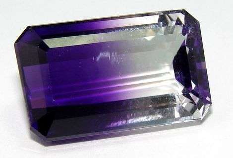 29.06 cts Natural bi-colour AMETHYST - Stunning!