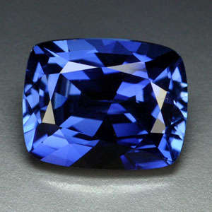 Beyond stunning! 7.65 cts Natural BLUE SAPPHIRE fancy cushion facet (Thailand)