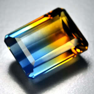 Impressive gem! 13.55 cts Natural BI-COLOUR QUARTZ octagon facet (Brazil)