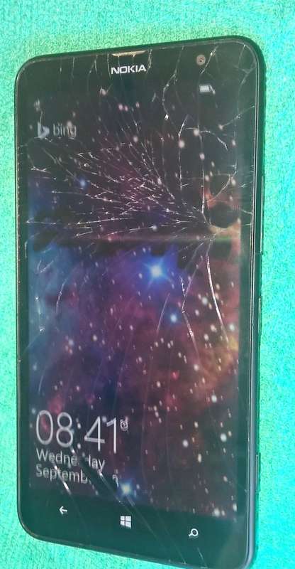 Nokia lumia 1320 Cracked but still works