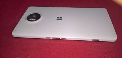White Microsoft Lumia 950 XL, LTE, Screen Cracked Body Exellent Condition, 32Gb, 3Gb Ram 20Megapixel