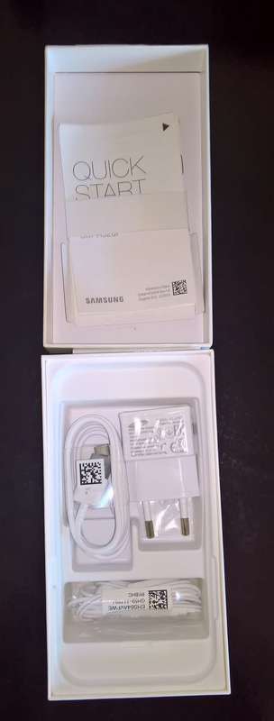SAMSUNG GALAXY A5 32GB 2017 16 MP / 16 MP WATER & DUST RESISTANT FINGER SCANNER