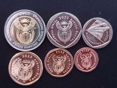 BEAUTIFUL 2023 FULL SET 10C - R5. TAKEN FROM SEALED BANK BAGS. 10 SETS AVAILABLE