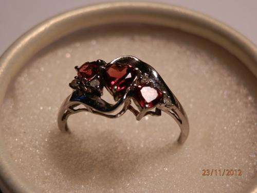 Sterling silver garnet & diamond ring