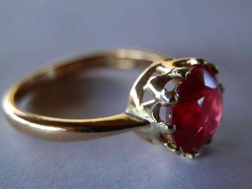 Antique 18ct gold ruby ring - shipping R40 insured