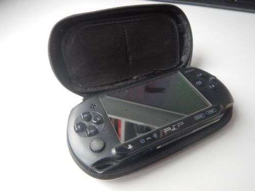 PSP STREET CONSOLE WITH MCARD WITH FEW GAMES AND POWER CABLES_ SUPER R1 AUCTION!!