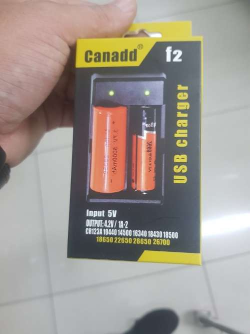 NEW CANADD F2 VAPE BATTERY USB CHARGER- R1 AUCTION DEALS!!
