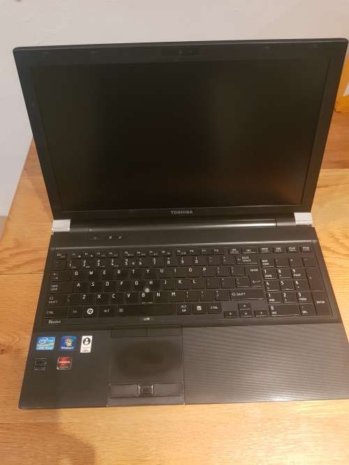 Toshiba TECRA R850-  Core i5, 8GB RAM, 500GB HDD, AMD RADEON 7400!!! GREAT DEAL!!