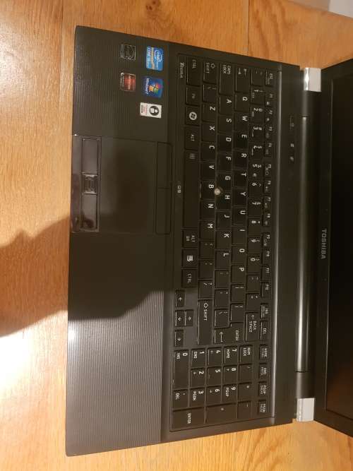 Toshiba TECRA R850-  Core i5, 8GB RAM, 500GB HDD, AMD RADEON 7400!!! GREAT DEAL!!