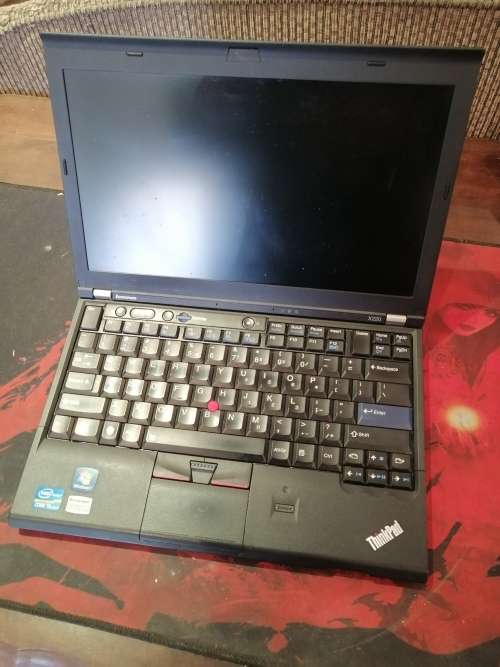 LENOVO THINKPAD X220- (12.5") CORE i5-2520M, 4GB DDR3 RAM, 320GB HDD!!! GREAT DEAL!!!