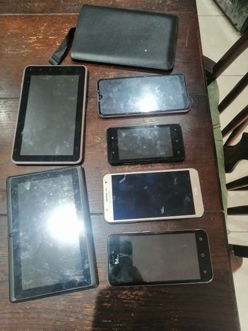 JOB LOT FAULTY SMART PHONES AND TABLETS  - SOLD AS IS!!