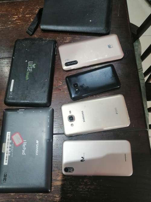 JOB LOT FAULTY SMART PHONES AND TABLETS  - SOLD AS IS!!