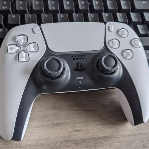Playstation 5 - dual sense controller - white - in the box