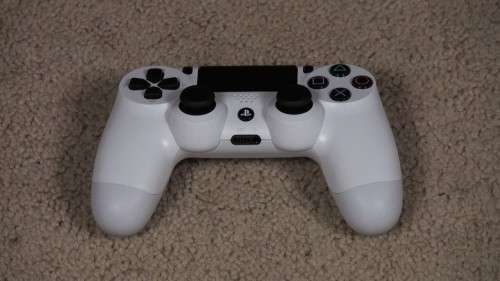 ps4 wireless controller V2 White (great condition)- GREAT DEALS!!