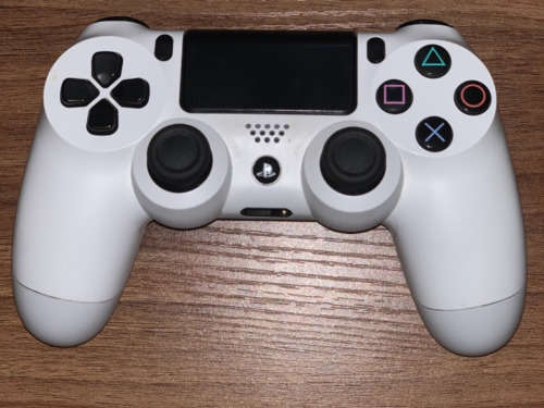 ps4 wireless controller V2 White (great condition)- GREAT DEALS!!
