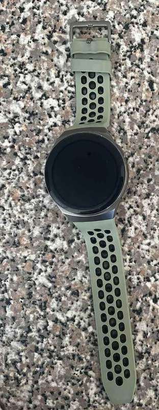 HUAWEI WATCH GT 2E SMART WATCH WITH CHARGER - GREAT DEALS!!