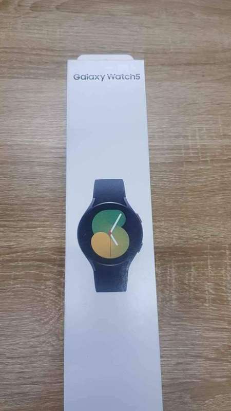 Samsung galaxy watch 5 - sm r900 40mm - graphite with charger