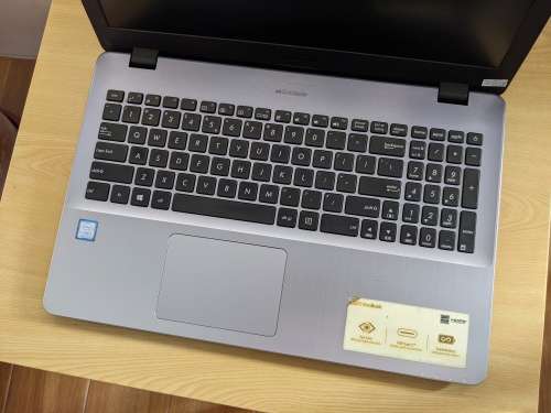 Asus Vivobook X542U- (15.6`) QUAD CORE i5- 8250U, 8GB DDR4 RAM, 256B SSD!! GREAT DEAL