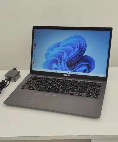 Asus notebook x515j- (15.6`) Quad core i5- 1035g1, 8gb ddr4 ram, 256b ssd