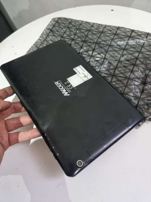 JOB LOT FAULTY MECER TABLET  - SOLD AS IS!!