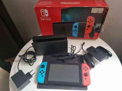 Nintendo Switch Console v2 - Neon Blue/Neon Red, great condition, IN THE BOX!!!!!!