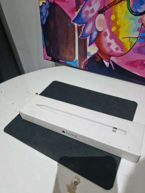 APPLE PENCIL 1ST GEN  IN THE BOX (JOB LOT) - SOLD AS IS!!