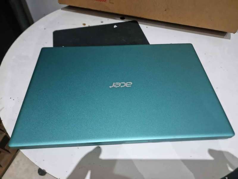 Acer swift 3 sf314 14` amd 8 cores ryzen 7 5700u 512gb nvme ssd 8gb ram windows 10 in the box!!