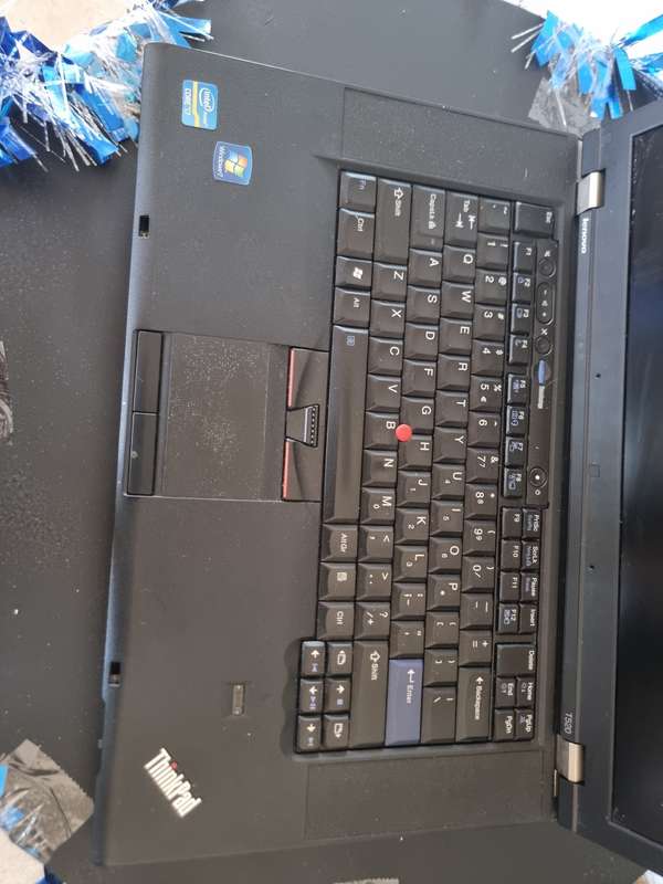 LENOVO THINKPAD t520- (15.6`) CORE i7-2640M, 8GB DDR3 RAM, 500GB HDD !!!