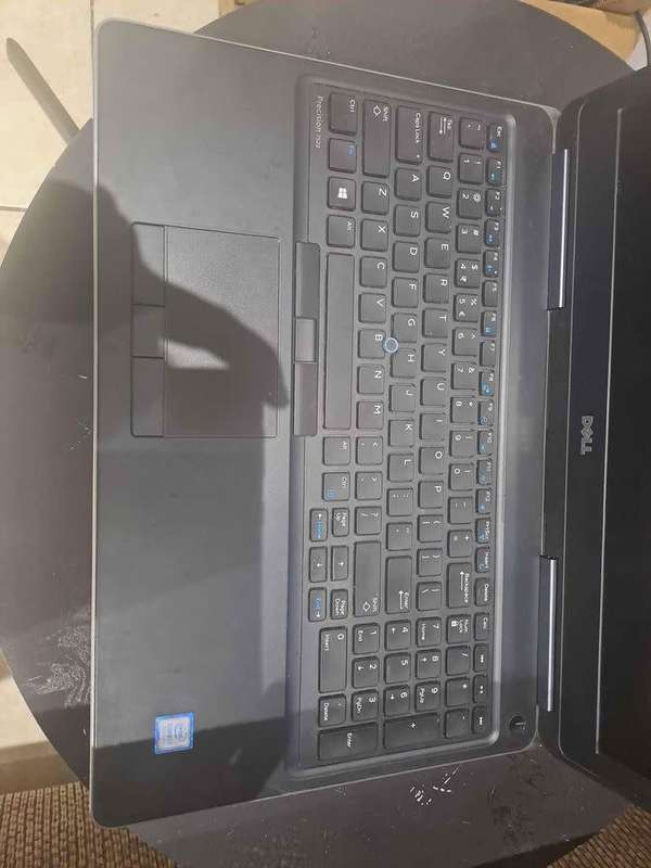 Dell Precision 7520 -(15.6`) INTEL CORE i7-7820HQ, 32GB DDR4 RAM, 512gb Nvme SSD+ Quadro M2200